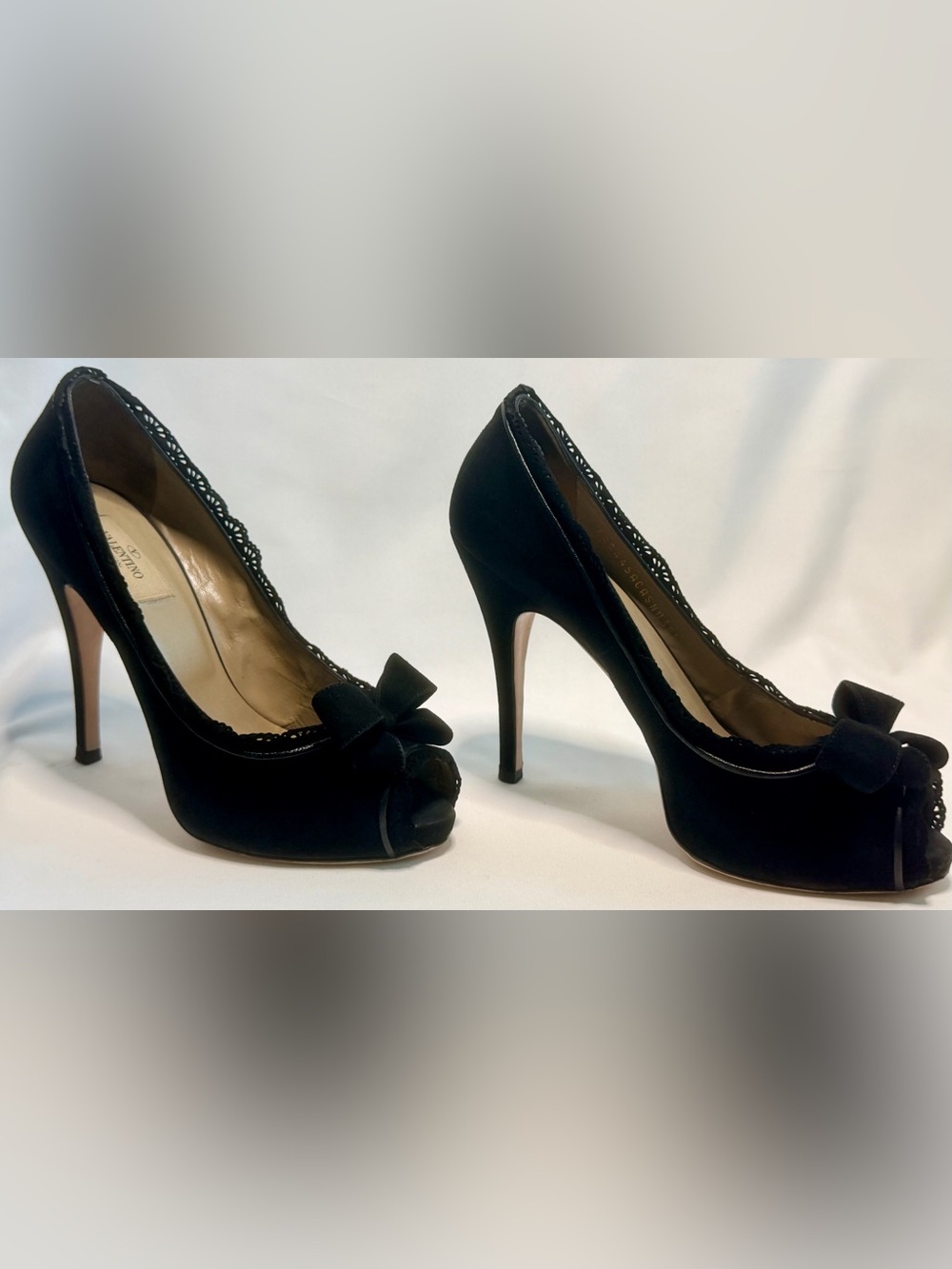 Valentino Garavani Suede Bow Accents Peep Toe Platform Pumps Black 38.5